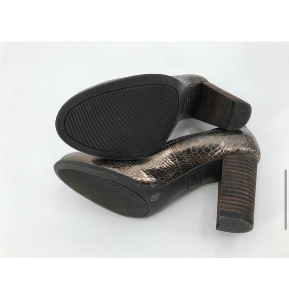 Lucky Brand Sofi Bronze Metalic Snake Skin Heels - Picture 8 of 9